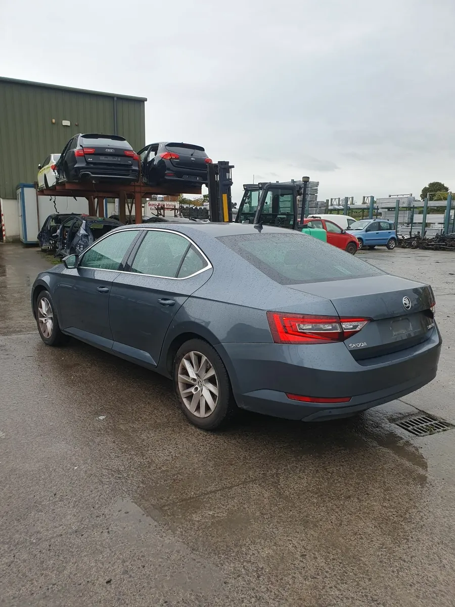 Skoda Superb 2018 2.0TDI**FOR PARTS** - Image 2