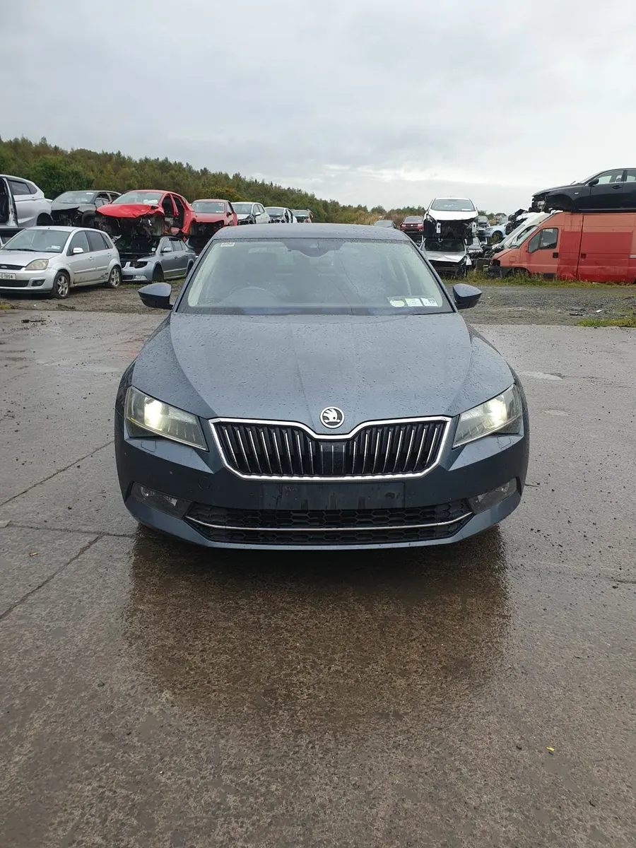 Skoda Superb 2018 2.0TDI**FOR PARTS** - Image 3