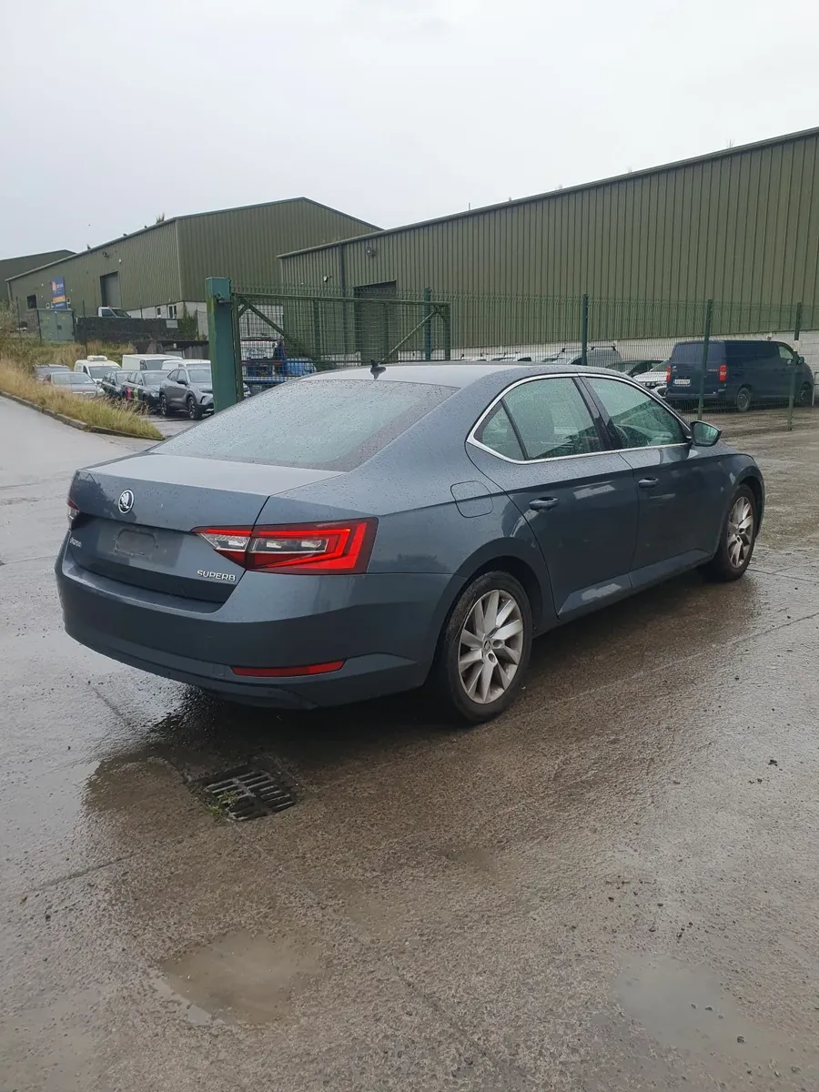 Skoda Superb 2018 2.0TDI**FOR PARTS** - Image 4