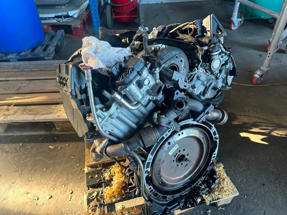 mercedes e350....engine........parts only...old u - Image 1