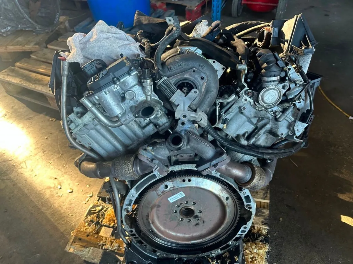 mercedes e350....engine........parts only...old u - Image 2