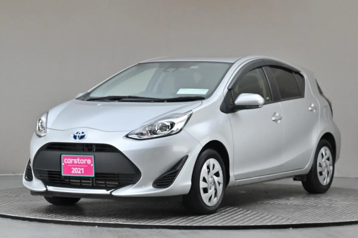 Toyota Aqua 1.5 Vvt-i Hybrid reverse Cam privacy - Image 3
