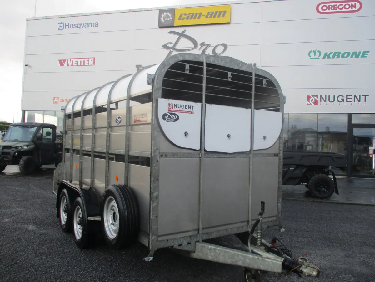 Nugent 12 x 6 livestock trailer as new - Image 1