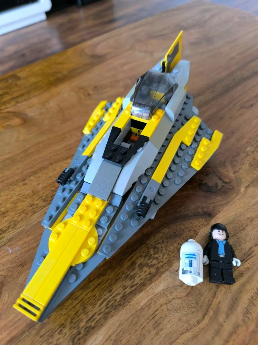 Lego Star Wars 7669 Anakin's Jedi Starfighter - Image 1