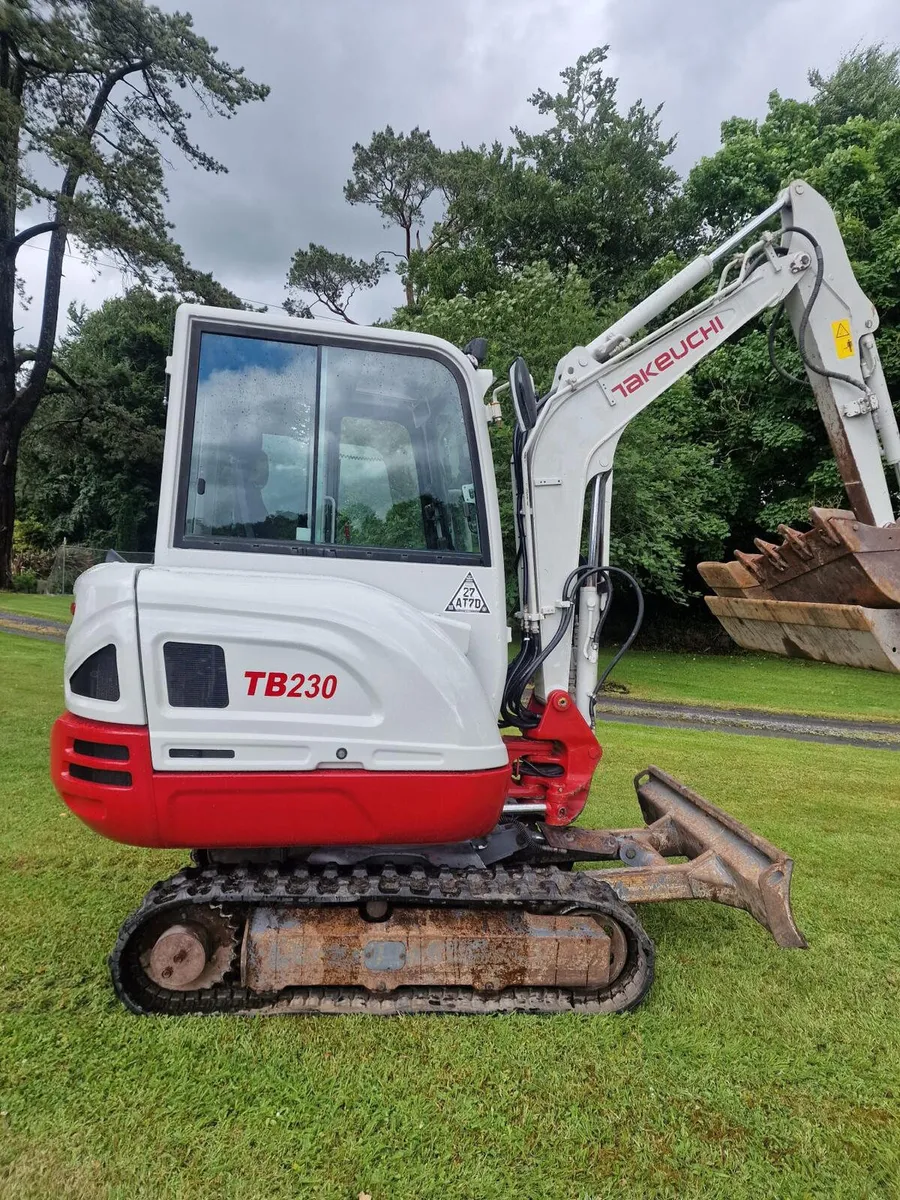 Takeuchi  230 - Image 1