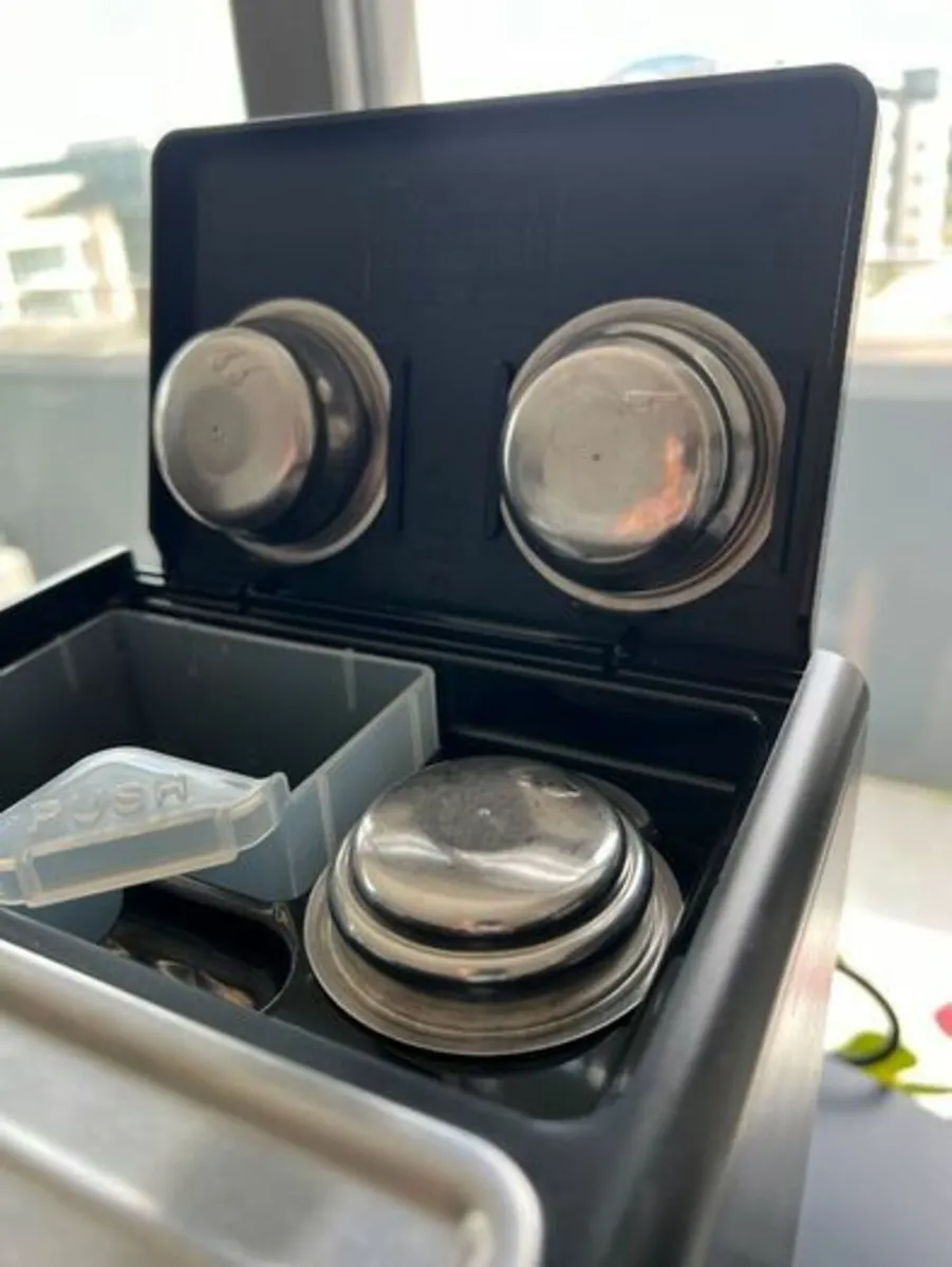 DeLonghi coffee espresso machine for sale in Co. Dublin for €110 on