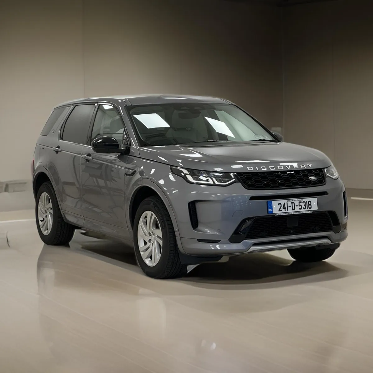 Land Rover Discovery Sport 2024 - Image 1