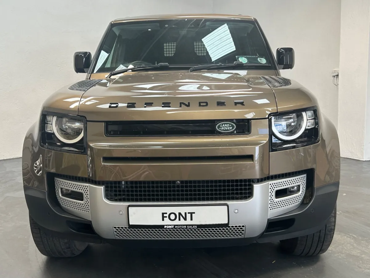 221 LANDROVER DEFENDER 110 3.0D - 3 SEATS - LOW KM - Image 4