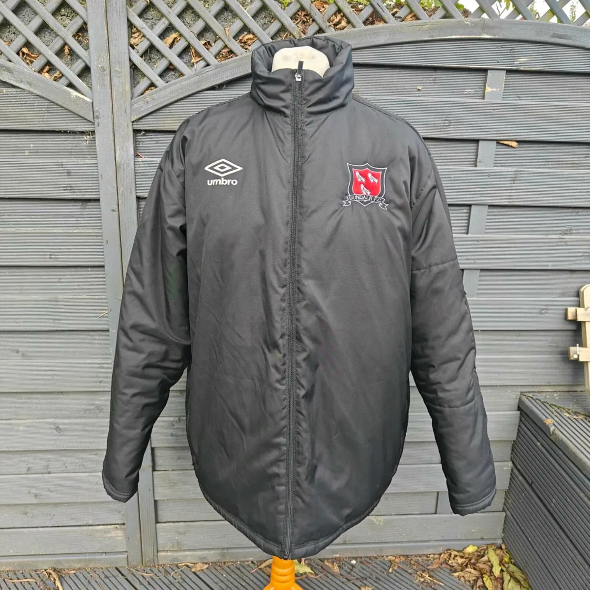 DUNDALK FC coat XXL umbro - Image 1