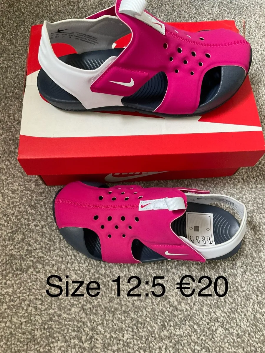 Girls Nike sandals, brand new, size 12.5