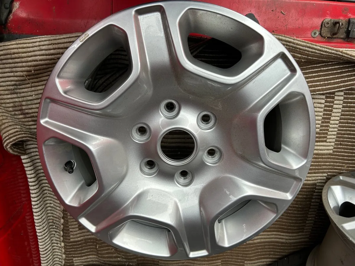 Ford ranger alloys in excellent condition - Image 2