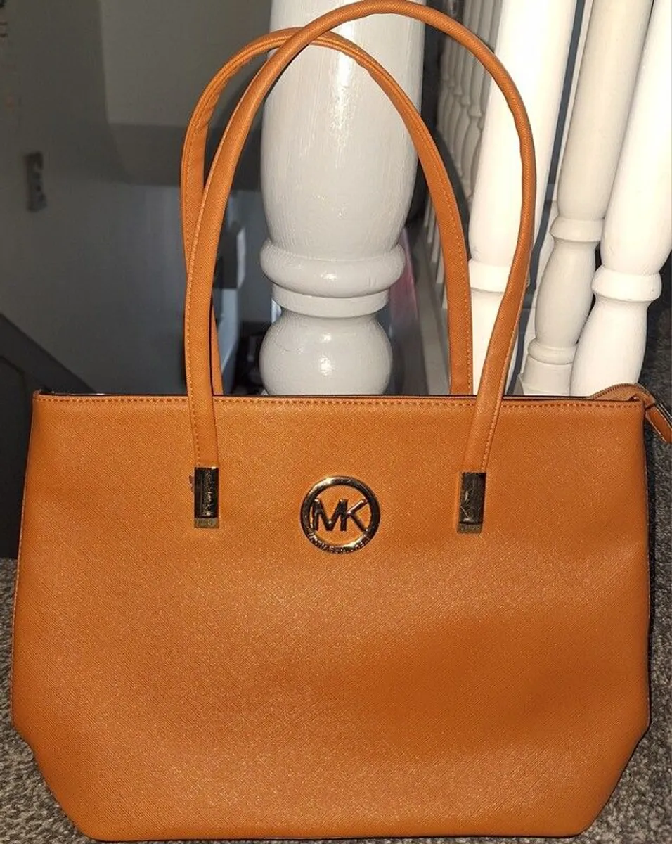 women bags 25e each Replicas Michael kors Mic for sale in Co. Kildare for 25 on DoneDeal