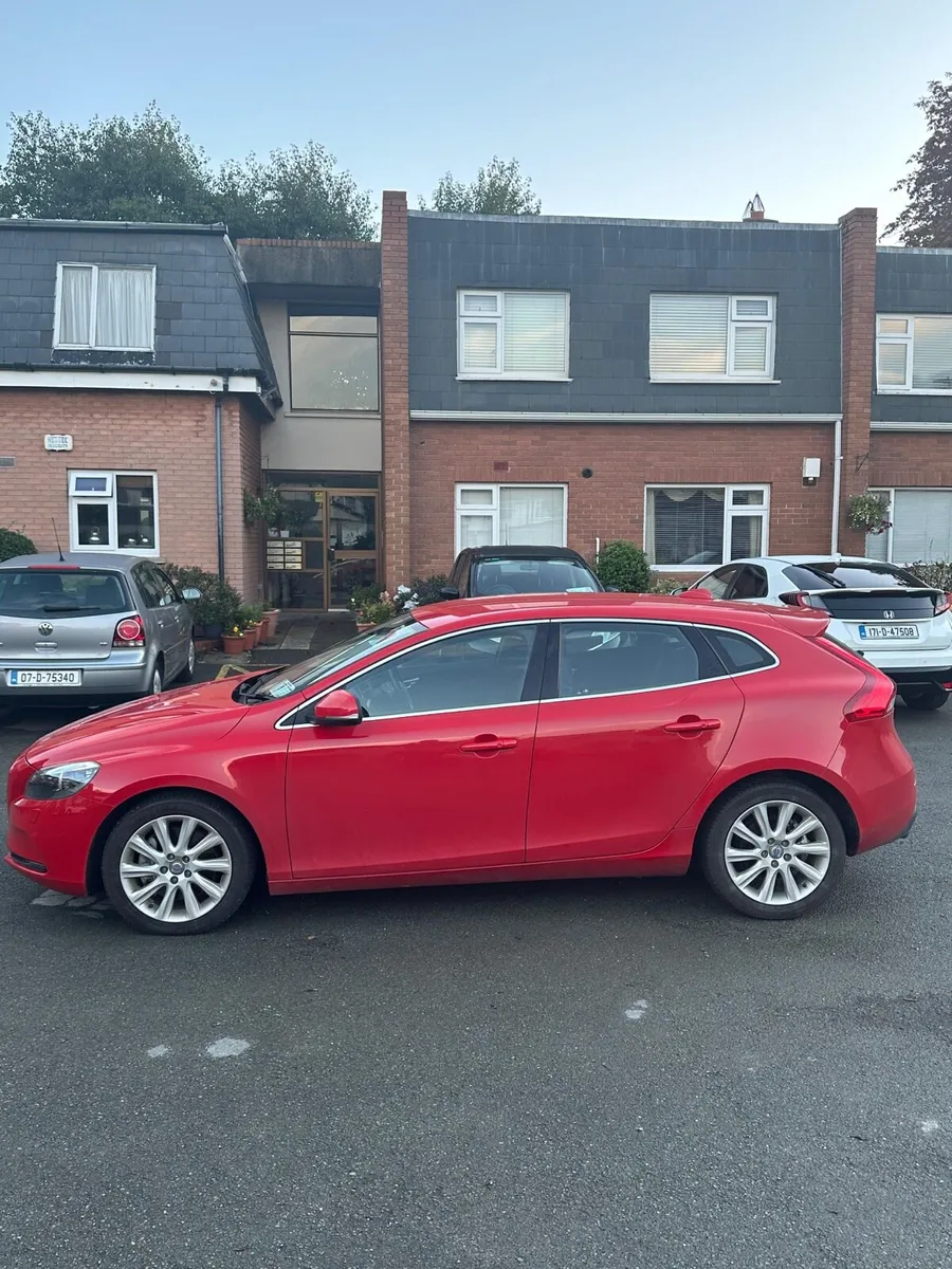 2016 Volvo V40 T3 - Only 30,000 km - Image 3