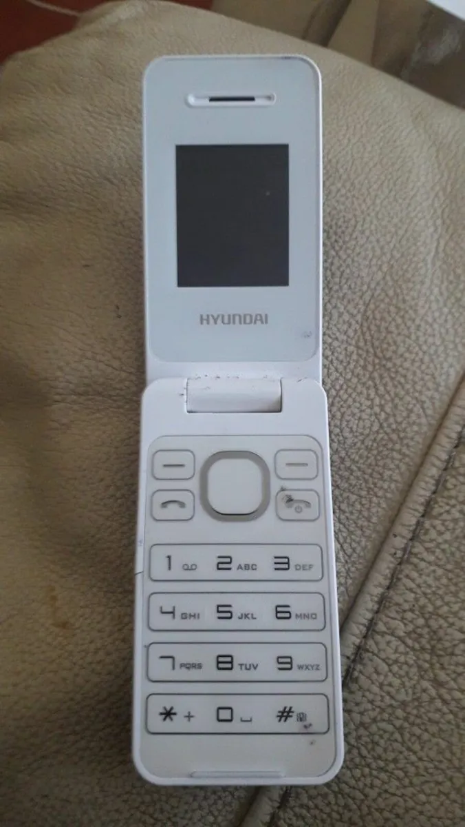 Brand new phones unlocked to all networks for sale in Co. Clare for €80