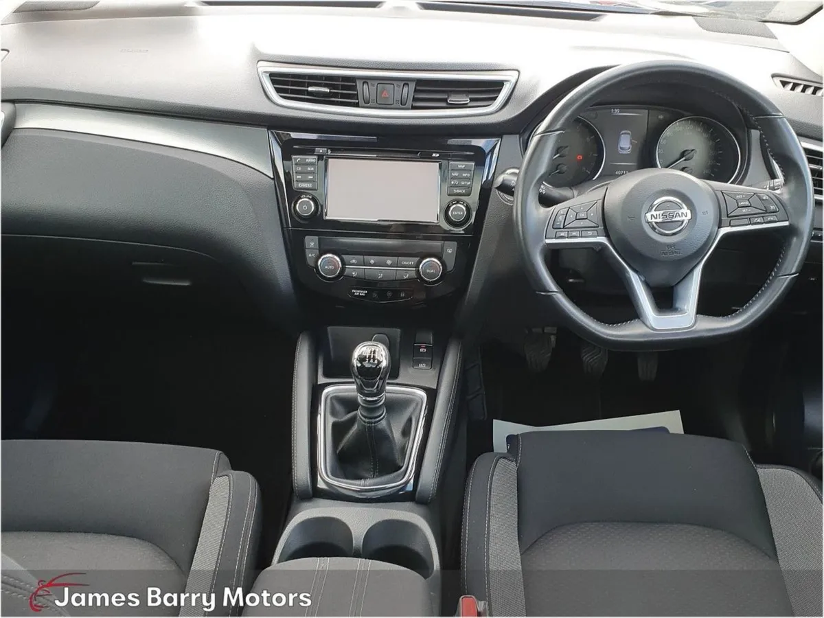 Nissan QASHQAI 1.2 PET SV Premium - Image 3