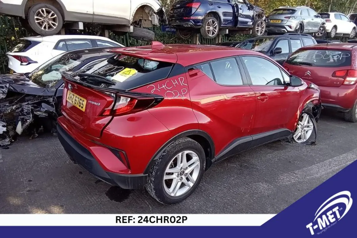 2020 TOYOTA CHR BREAKING FOR PARTS - Image 3