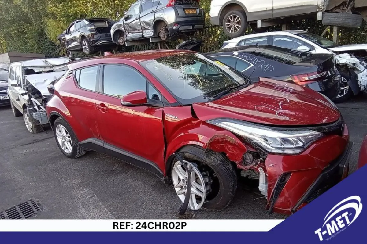 2020 TOYOTA CHR BREAKING FOR PARTS - Image 2