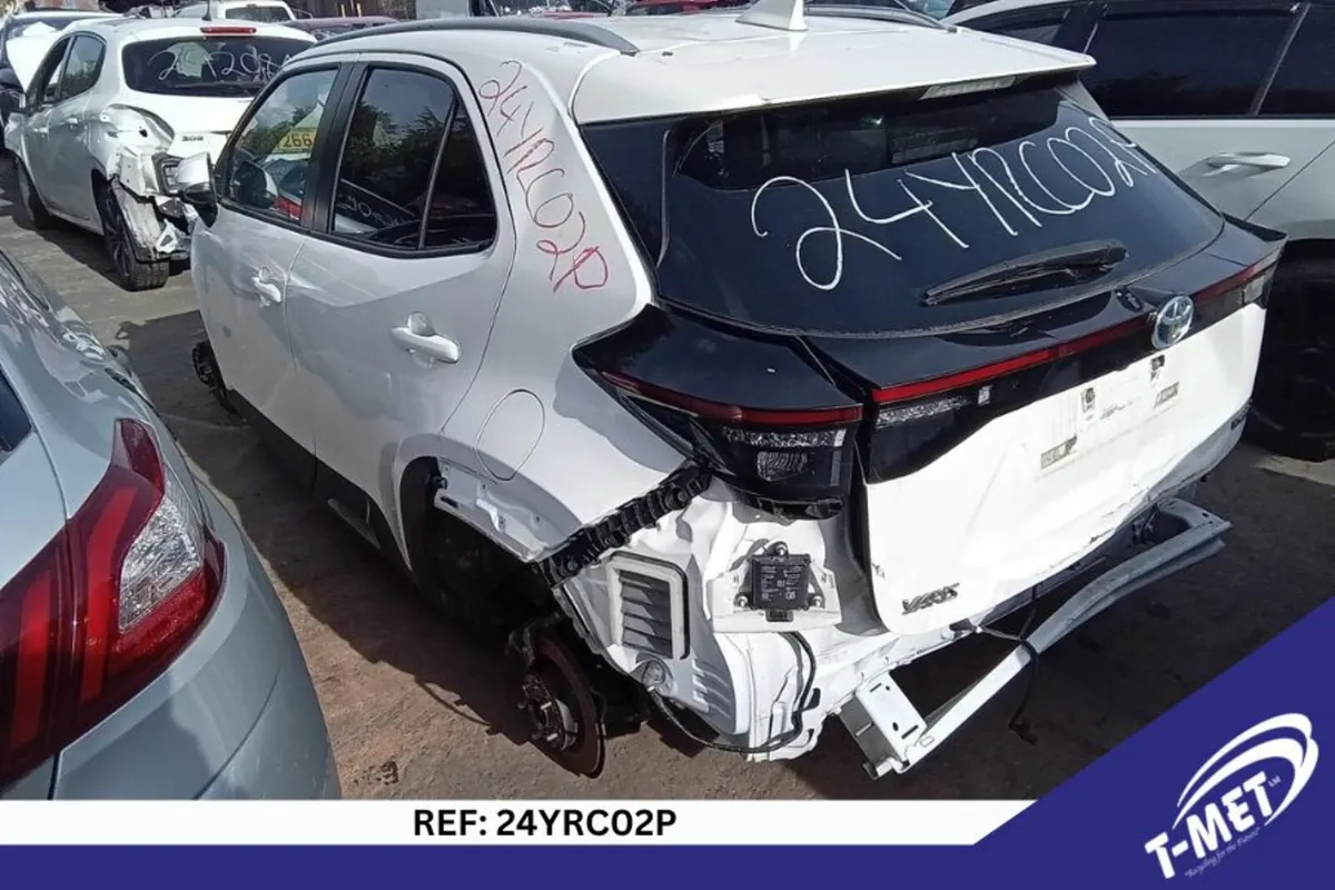 2022 TOYOTA YARIS BREAKING FOR PARTS - Image 2