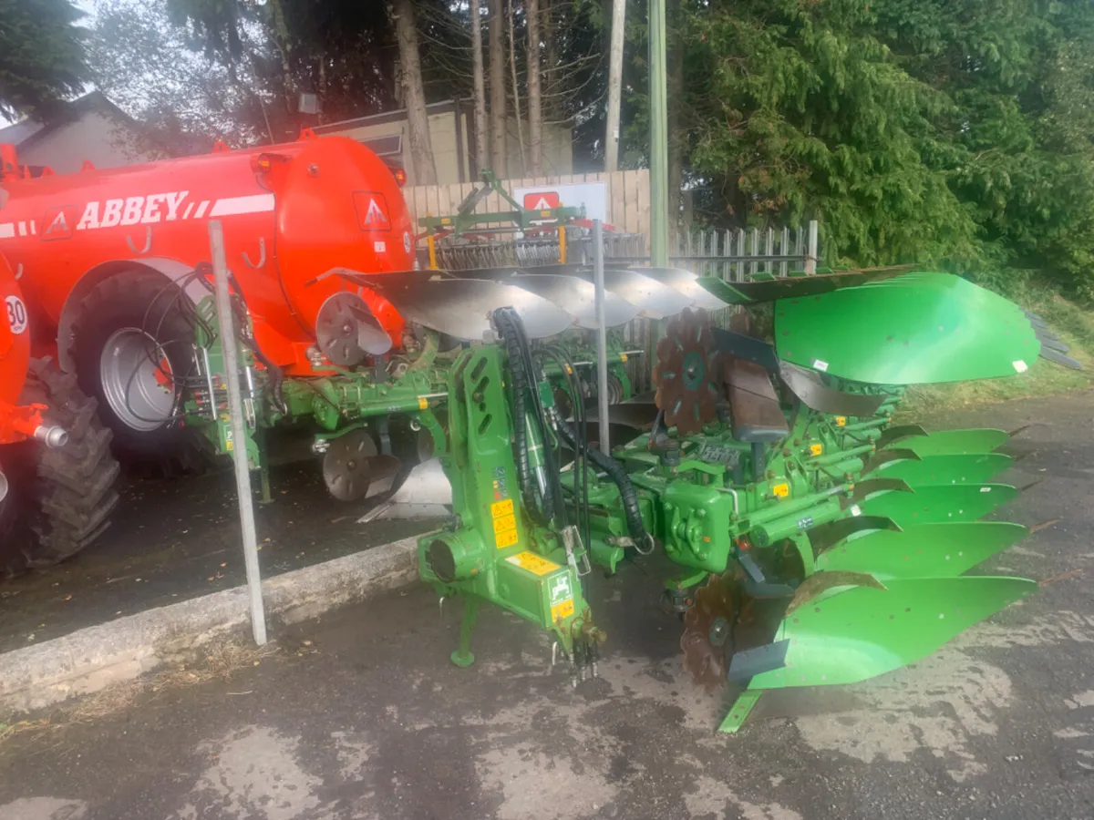 Amazone cayros xms4 plough - Image 3