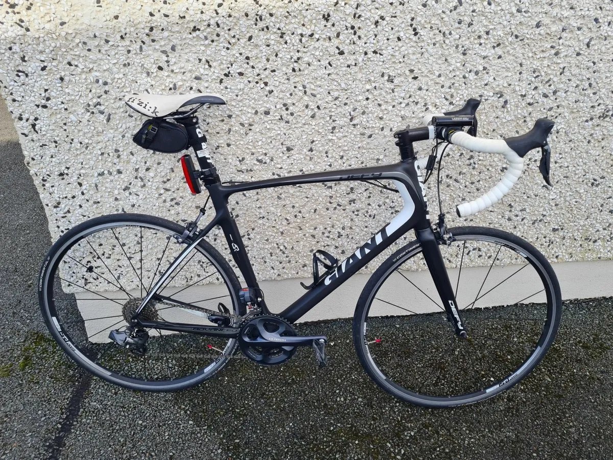 Giant Defy Advanced 0 Road Bike - Image 1