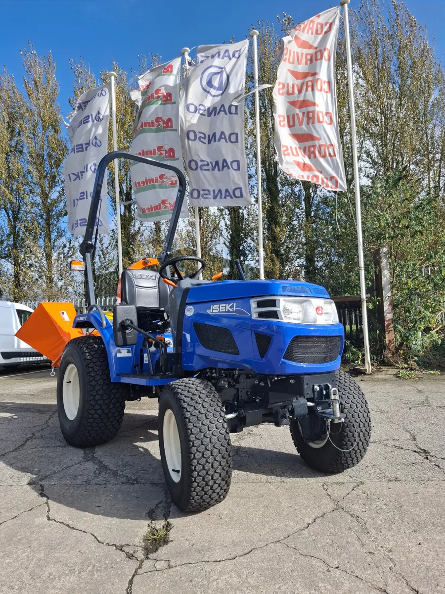 Iseki TM3267 Compact Tractor & FREE Woodchipper - Image 3