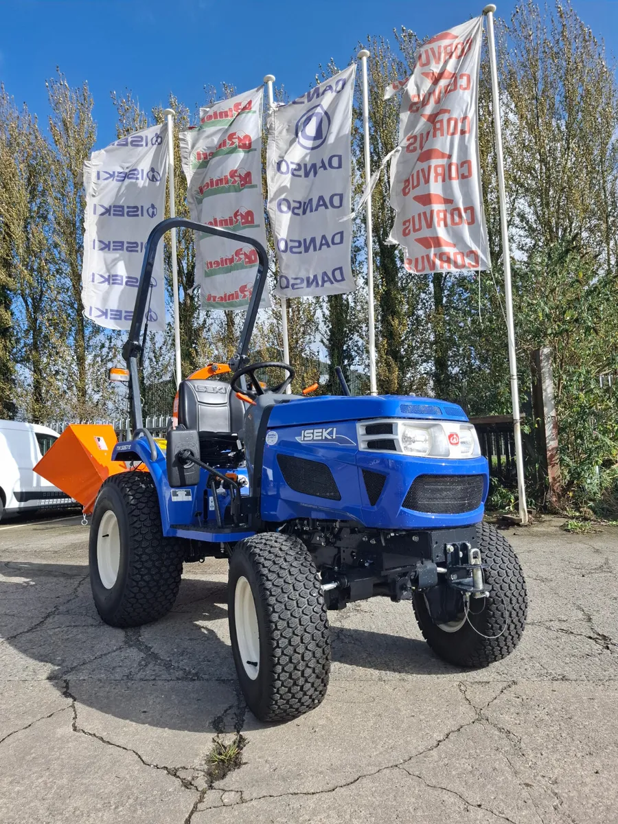 Iseki TM3267 Compact Tractor & FREE Woodchipper - Image 3