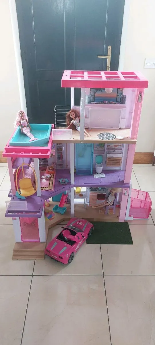 Barbie Dream Doll House - Image 1