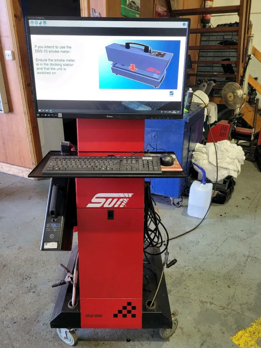 Sun gas and smoke analyser - Image 1