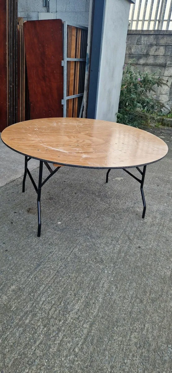 Ex Hire Round Banqueting Foldable Tables - Image 1