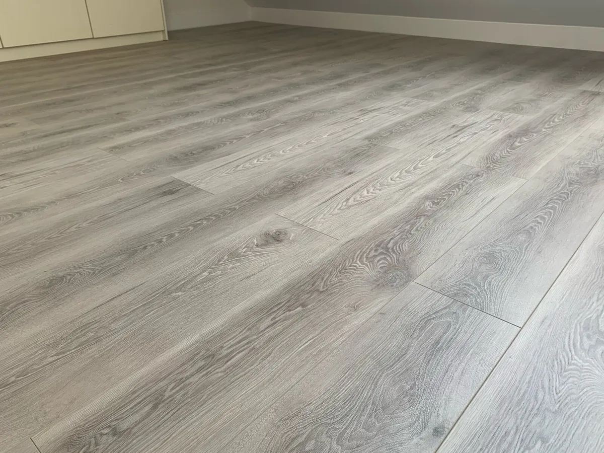 New AC4 Matt Finish Grey Laminated Floor - Image 3