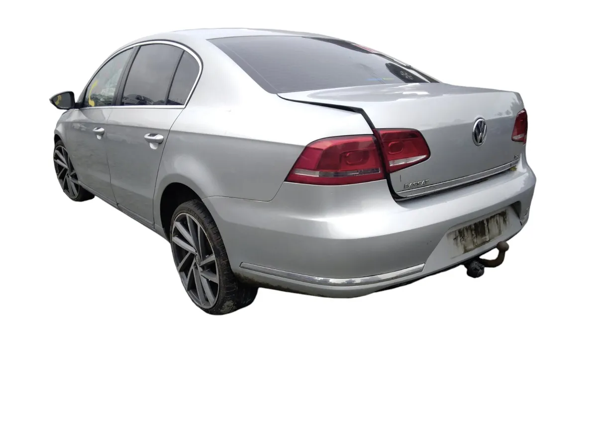2011 VOLKSWAGEN PASSAT For Breaking/Dismantling - Image 4