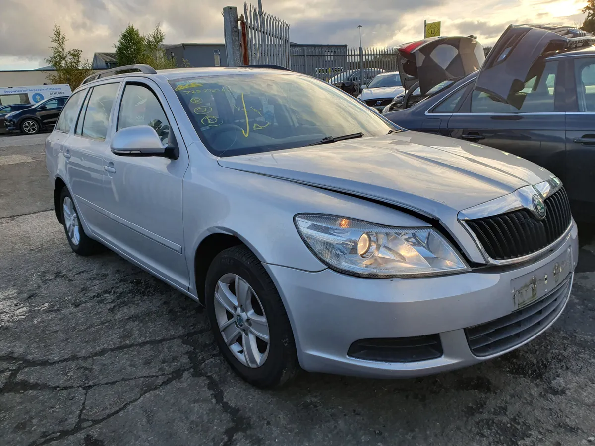 11 SKODA OCTAVIA  1.6 P (BSE) FOR BREAKING - Image 2