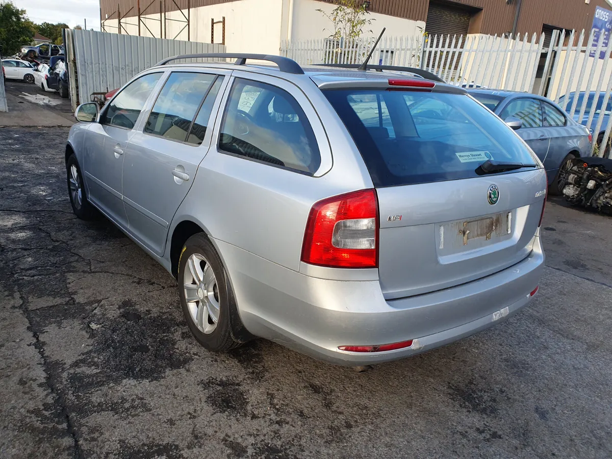 11 SKODA OCTAVIA  1.6 P (BSE) FOR BREAKING - Image 3