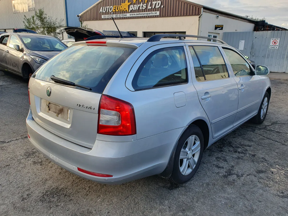 11 SKODA OCTAVIA  1.6 P (BSE) FOR BREAKING - Image 4