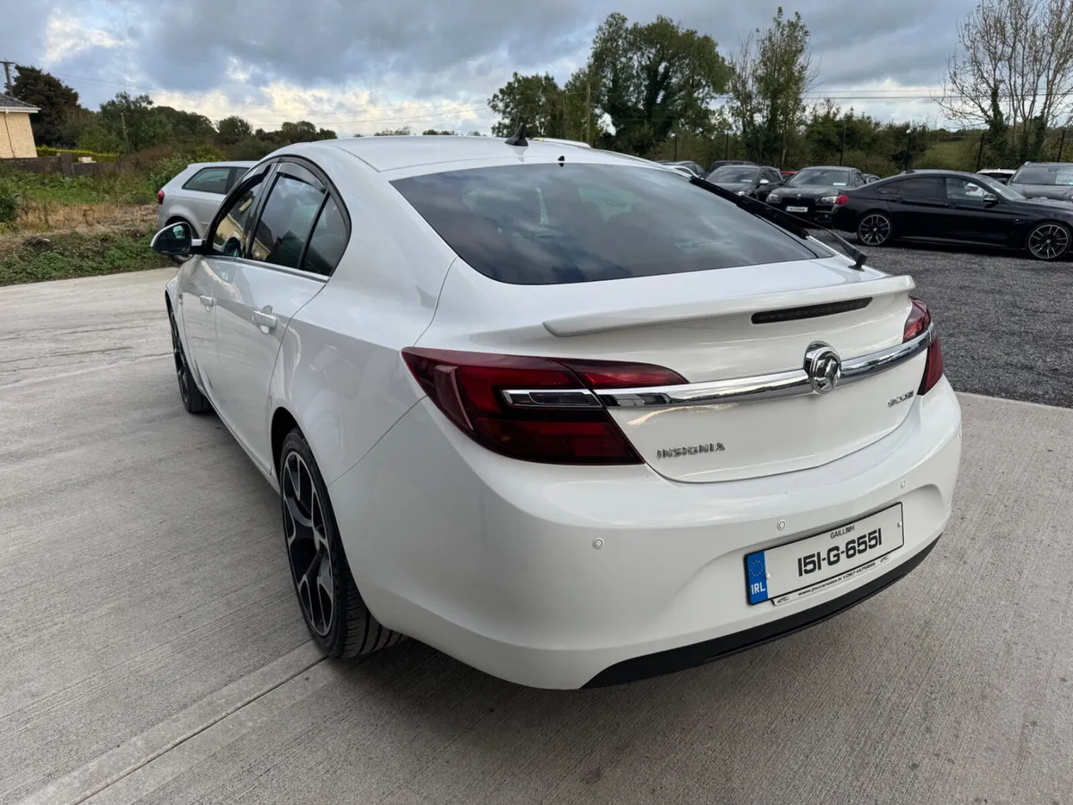 STUNNING VAUXHALL INSIGNIA SRI - Image 4