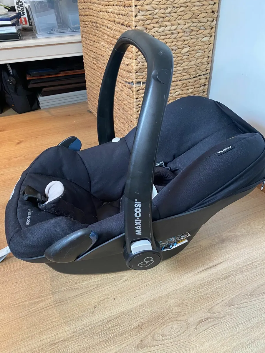 Maxi cosi pebble two way best sale