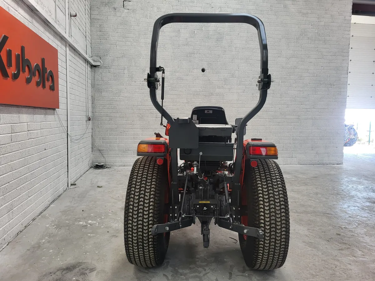 New Kubota L1-382 - Image 4