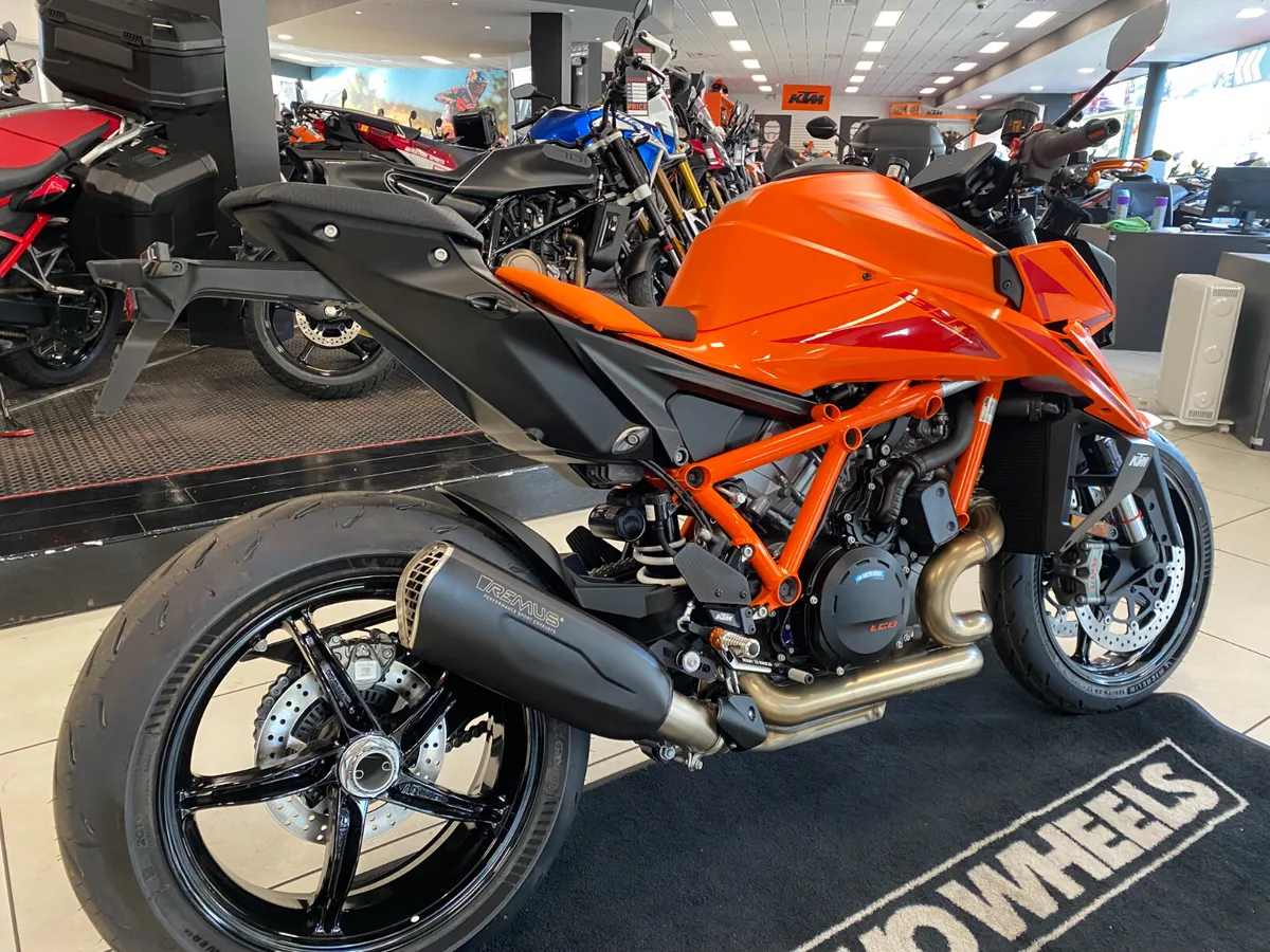 KTM 1390 Super Duke R Evo Display Bike - Image 4