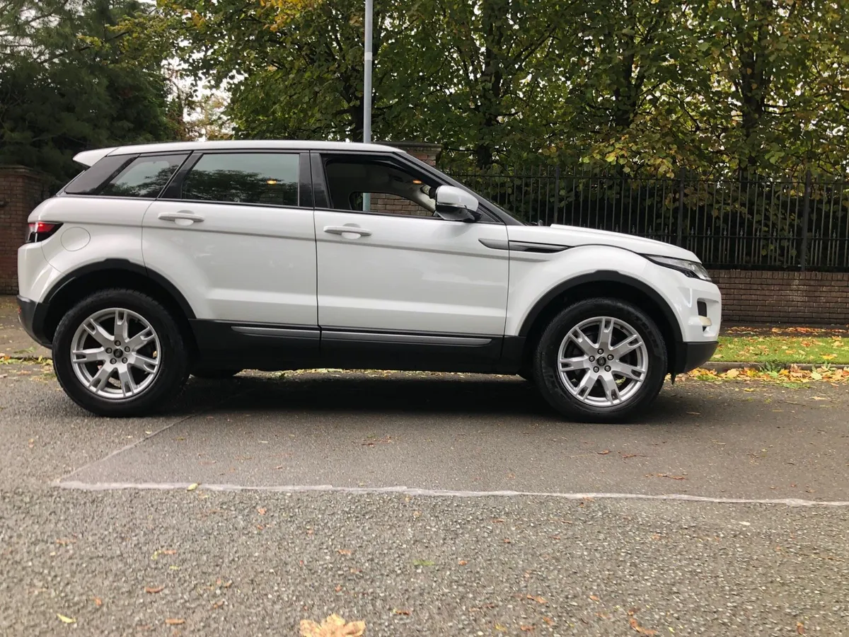 131  Range Rover evoque  pure TD4 - Image 2