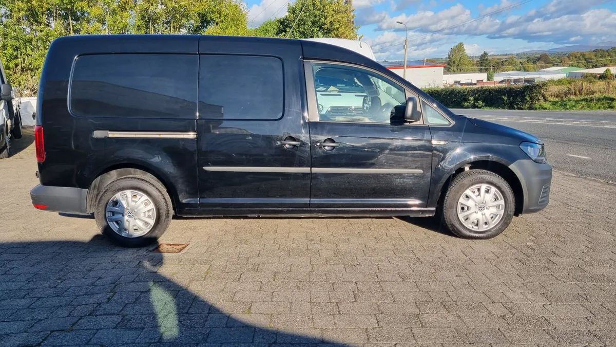 202 VW CADDY MAXI BLACK LOW MILEAGE RARE! - Image 4