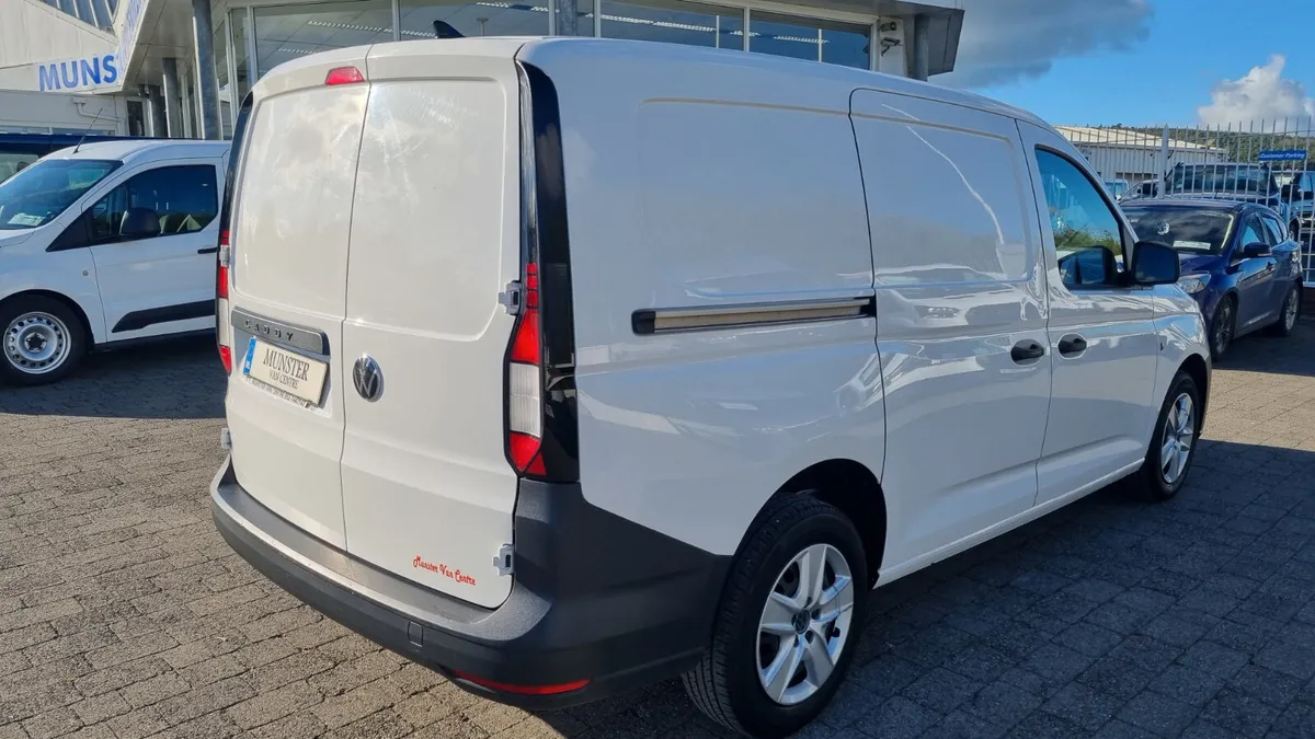 211 VW CADDY CARGO MAXI LWB 6 SPEED WITH A/C - Image 4