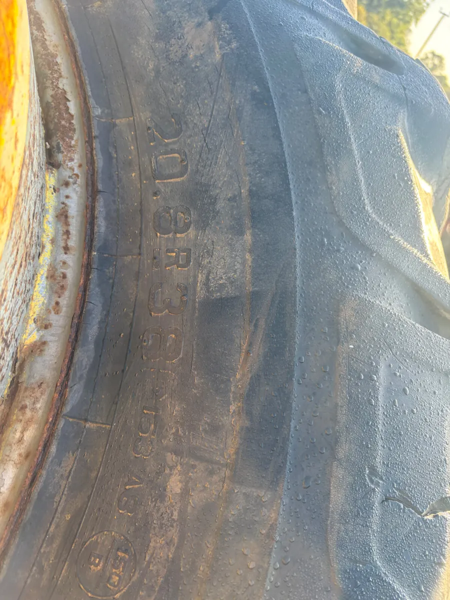 20.8 r38 dual tyres and rims - Image 2