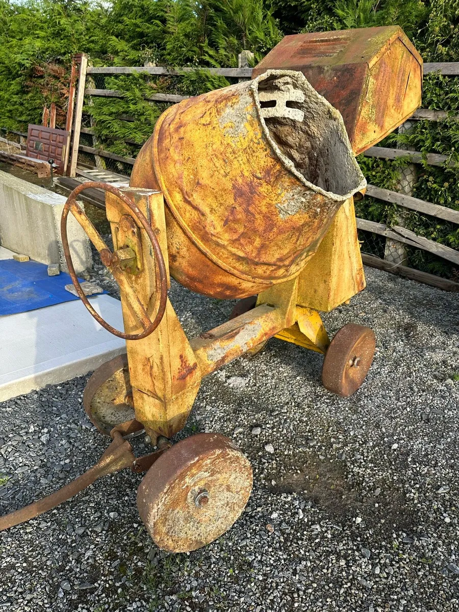 Diesel Cement mixer - Image 1