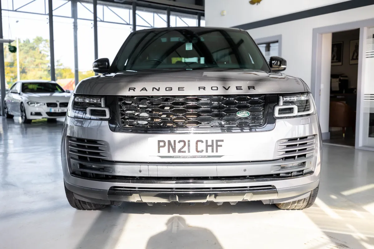 Land Rover Range Rover WESTMNSTR BLCK P4 - Image 2