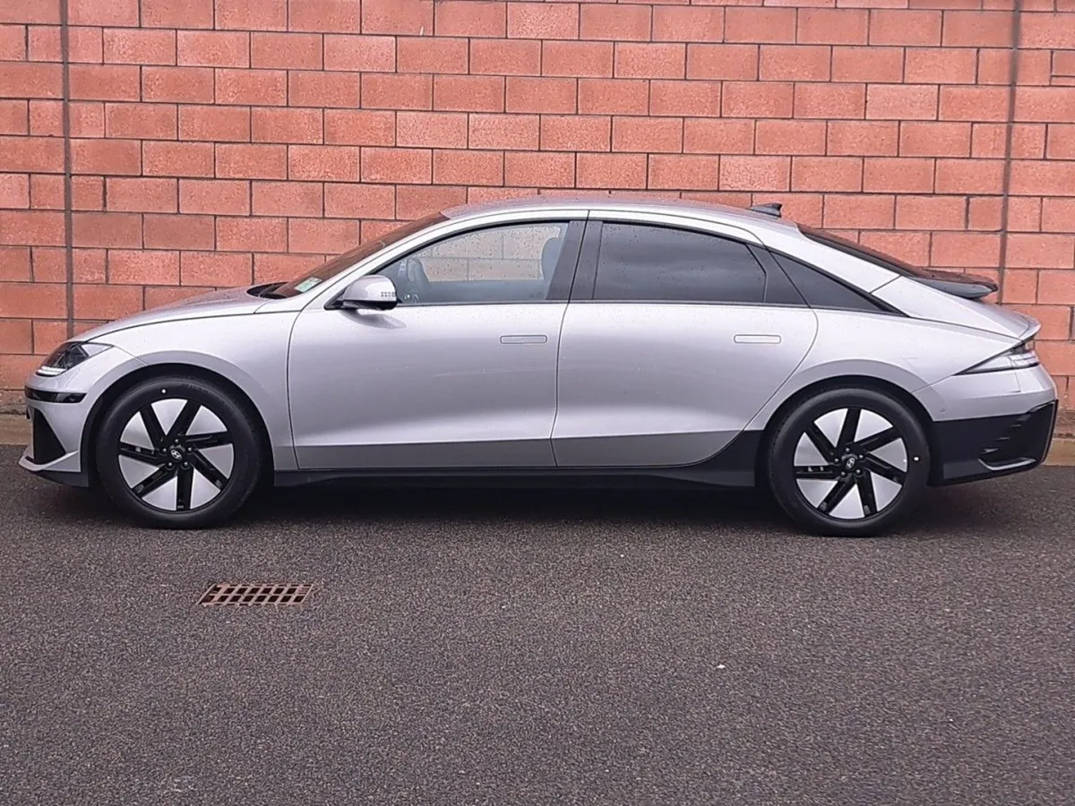 Hyundai Ioniq 6 Elegance Model 77 K/wh Battery. - Image 4