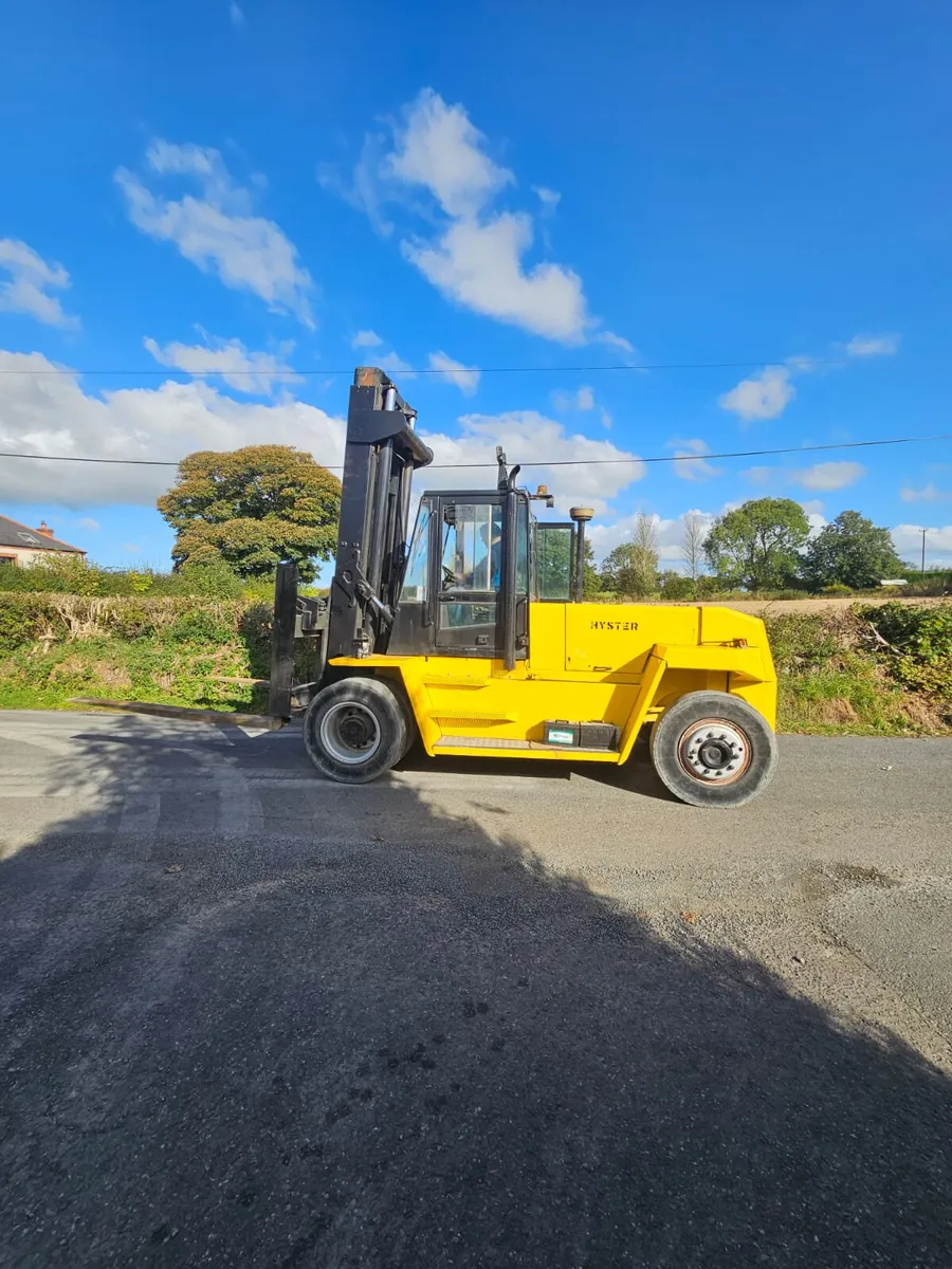 HYSTER 14 TON FORKLIFT - Image 1