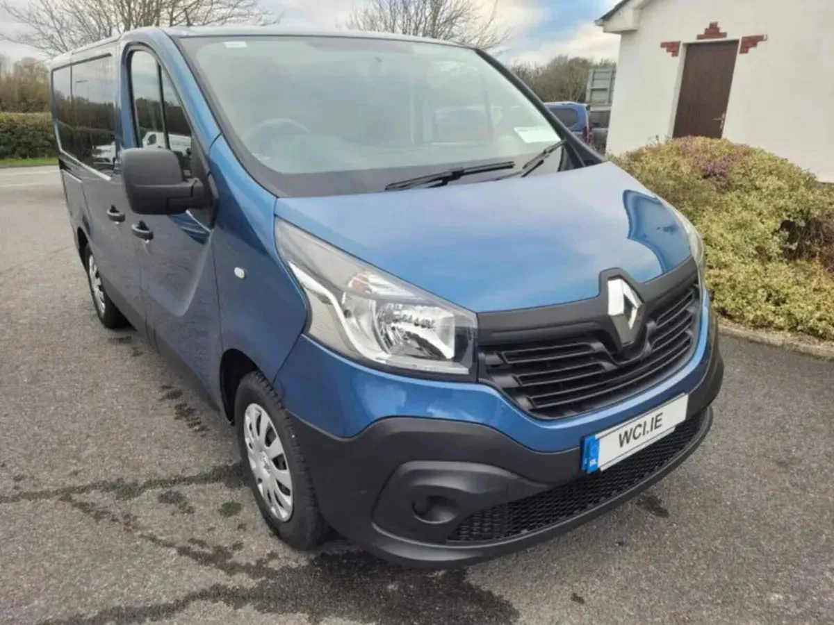 Wheelchair Accessible 2019 Renault Trafic - Image 2