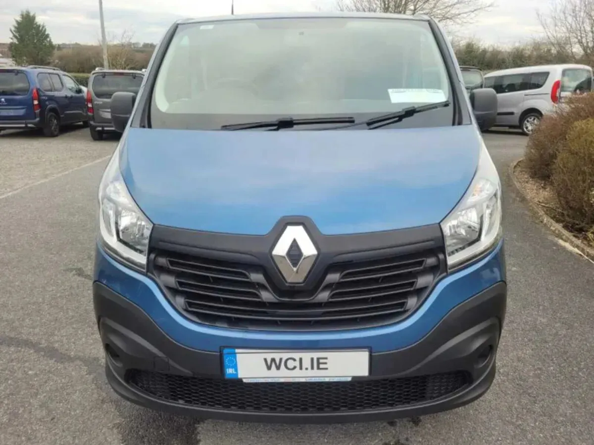 Wheelchair Accessible 2019 Renault Trafic - Image 2