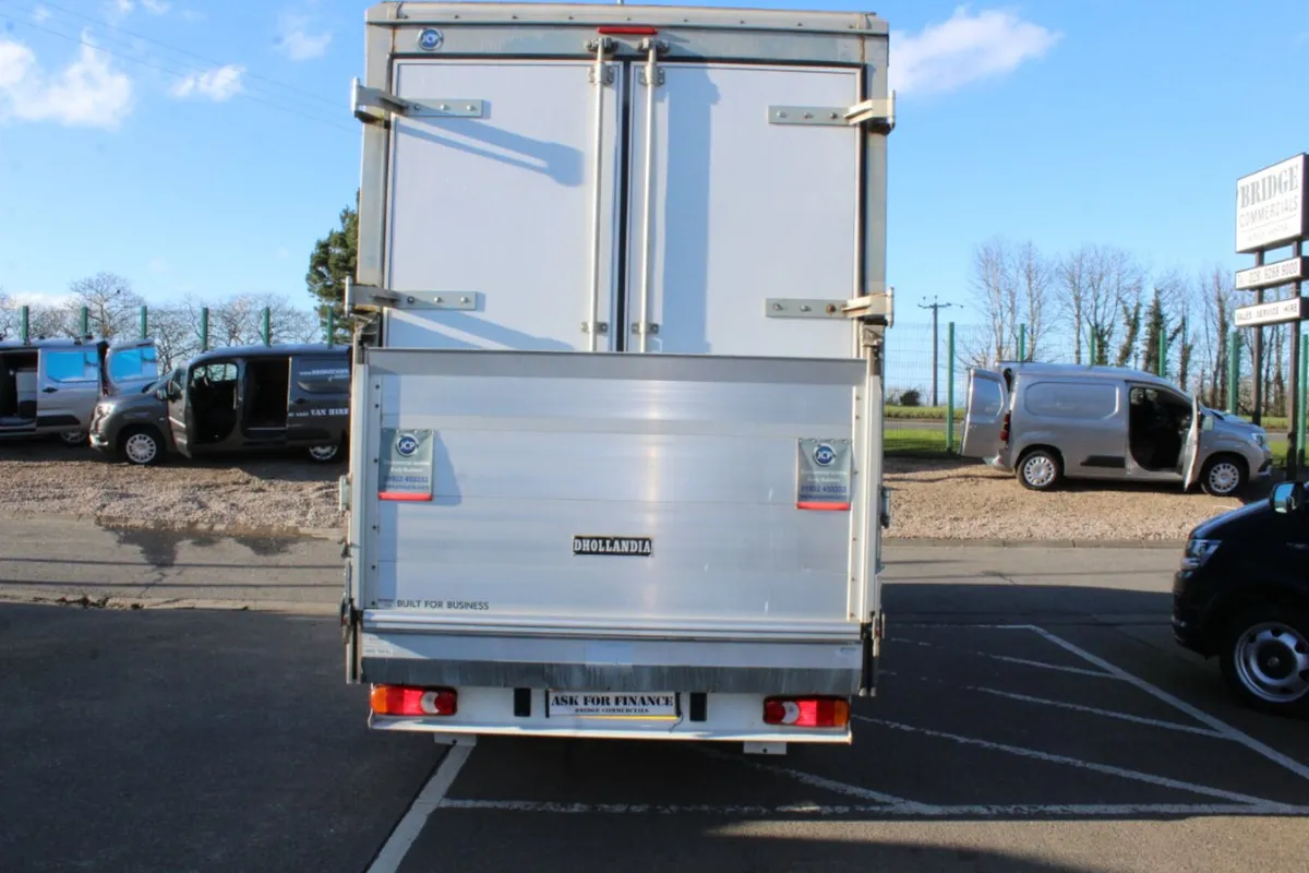 2021 Peugeot Boxer 335 L4 Curtainsider - Image 4