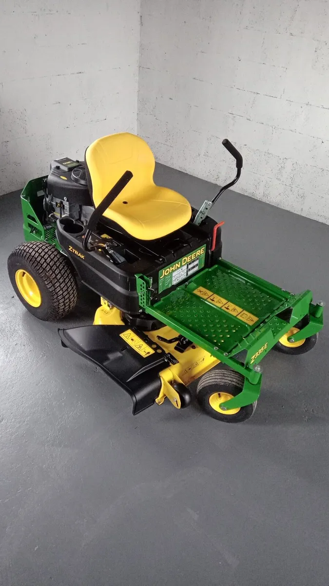 John Deere Z335E Zero Turn - Image 1